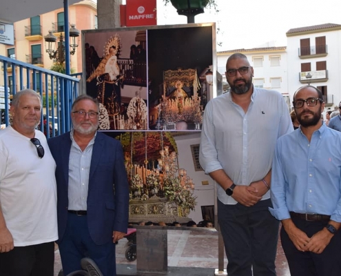 INAUGURADA LA EXPOSICIÓN FOTOGRÁFICA POR EL 50 ANIVERSARIO DE LA VIRGEN DE LOS DOLORES