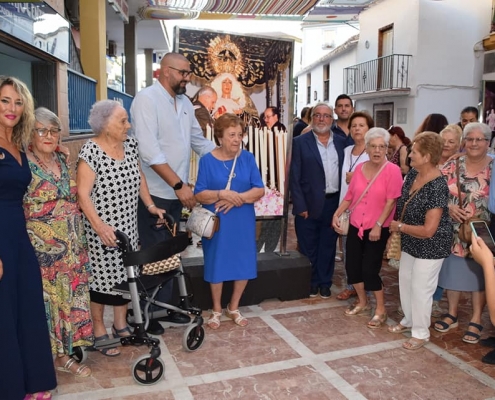 INAUGURADA LA EXPOSICIÓN FOTOGRÁFICA POR EL 50 ANIVERSARIO DE LA VIRGEN DE LOS DOLORES