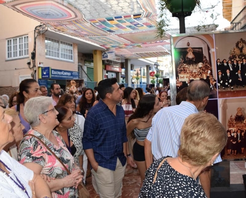 INAUGURADA LA EXPOSICIÓN FOTOGRÁFICA POR EL 50 ANIVERSARIO DE LA VIRGEN DE LOS DOLORES