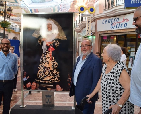 INAUGURADA LA EXPOSICIÓN FOTOGRÁFICA POR EL 50 ANIVERSARIO DE LA VIRGEN DE LOS DOLORES
