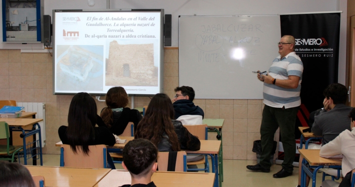 Continúan las charlas sobre la historia de Alhaurín de la Torre en los institutos