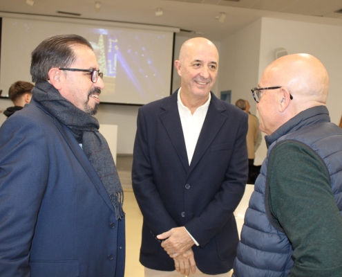 Emotivo reconocimiento del Centro Sesmero a Guillermo Busutil y a Mariano Pozo en la Biblioteca