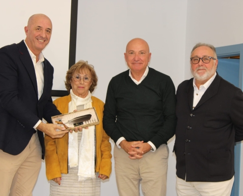 Emotivo reconocimiento del Centro Sesmero a Guillermo Busutil y a Mariano Pozo en la Biblioteca