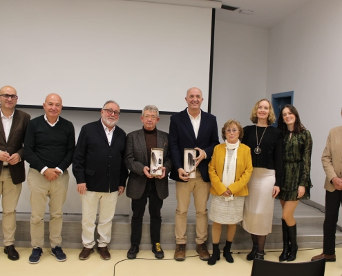 Emotivo reconocimiento del Centro Sesmero a Guillermo Busutil y a Mariano Pozo en la Biblioteca