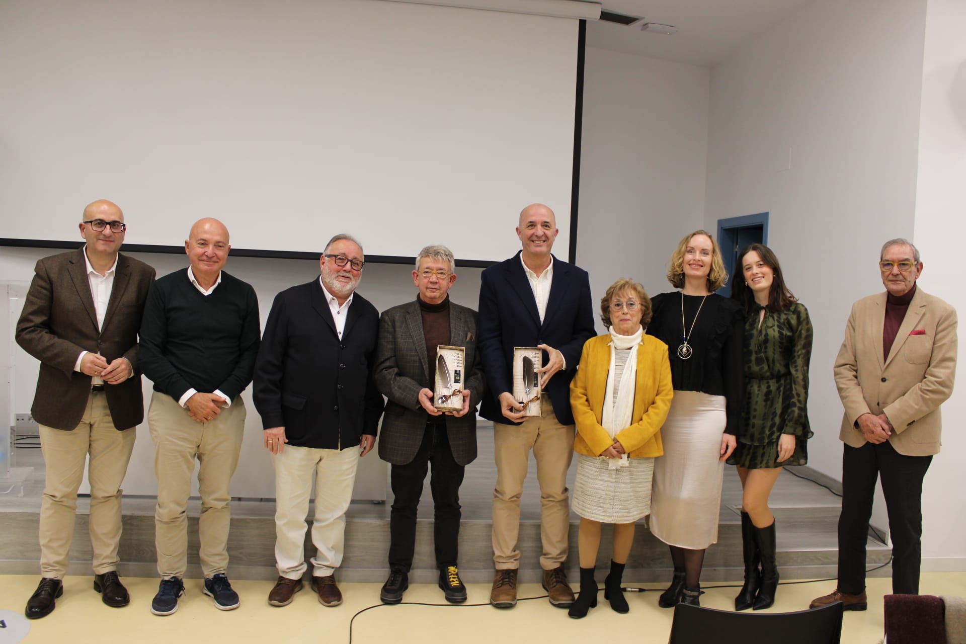 Emotivo reconocimiento del Centro Sesmero a Guillermo Busutil y a Mariano Pozo en la Biblioteca