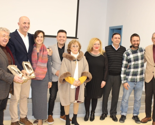 Emotivo reconocimiento del Centro Sesmero a Guillermo Busutil y a Mariano Pozo en la Biblioteca