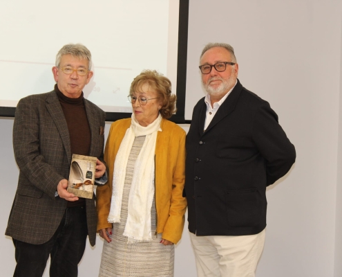 Emotivo reconocimiento del Centro Sesmero a Guillermo Busutil y a Mariano Pozo en la Biblioteca